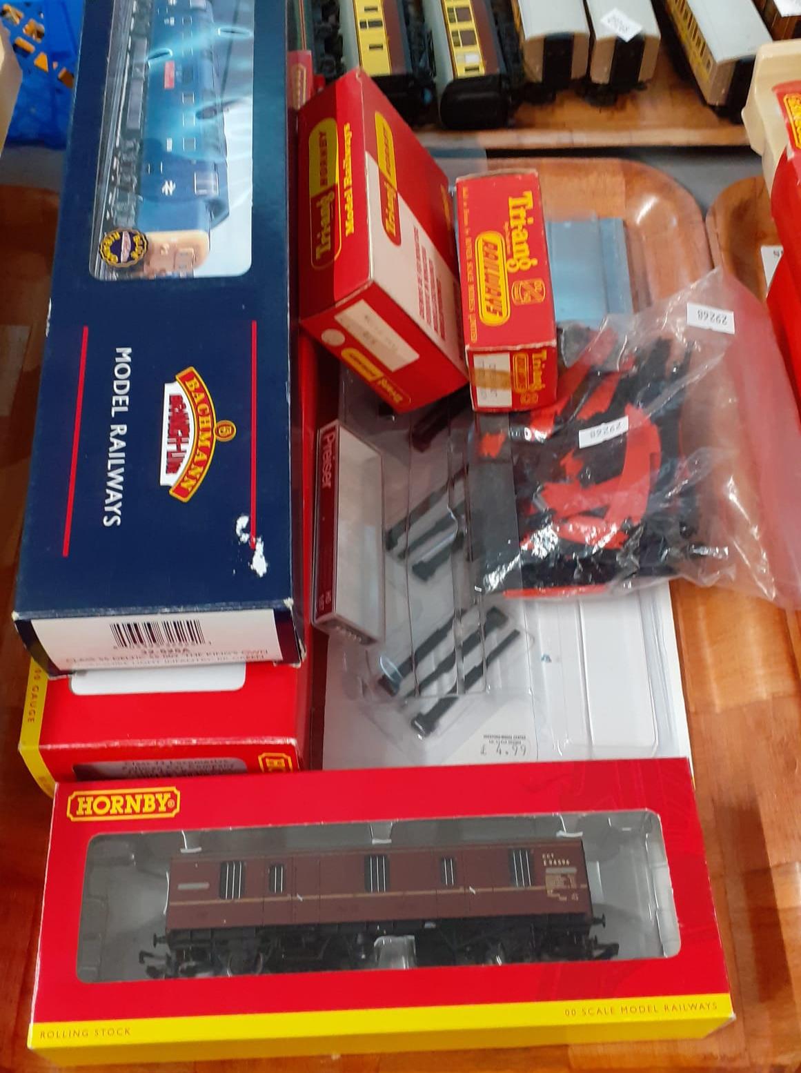 Large collection of Hornby and Tri-ang Hornby OO gauge rolling stock, to include: coaches, - Image 3 of 4