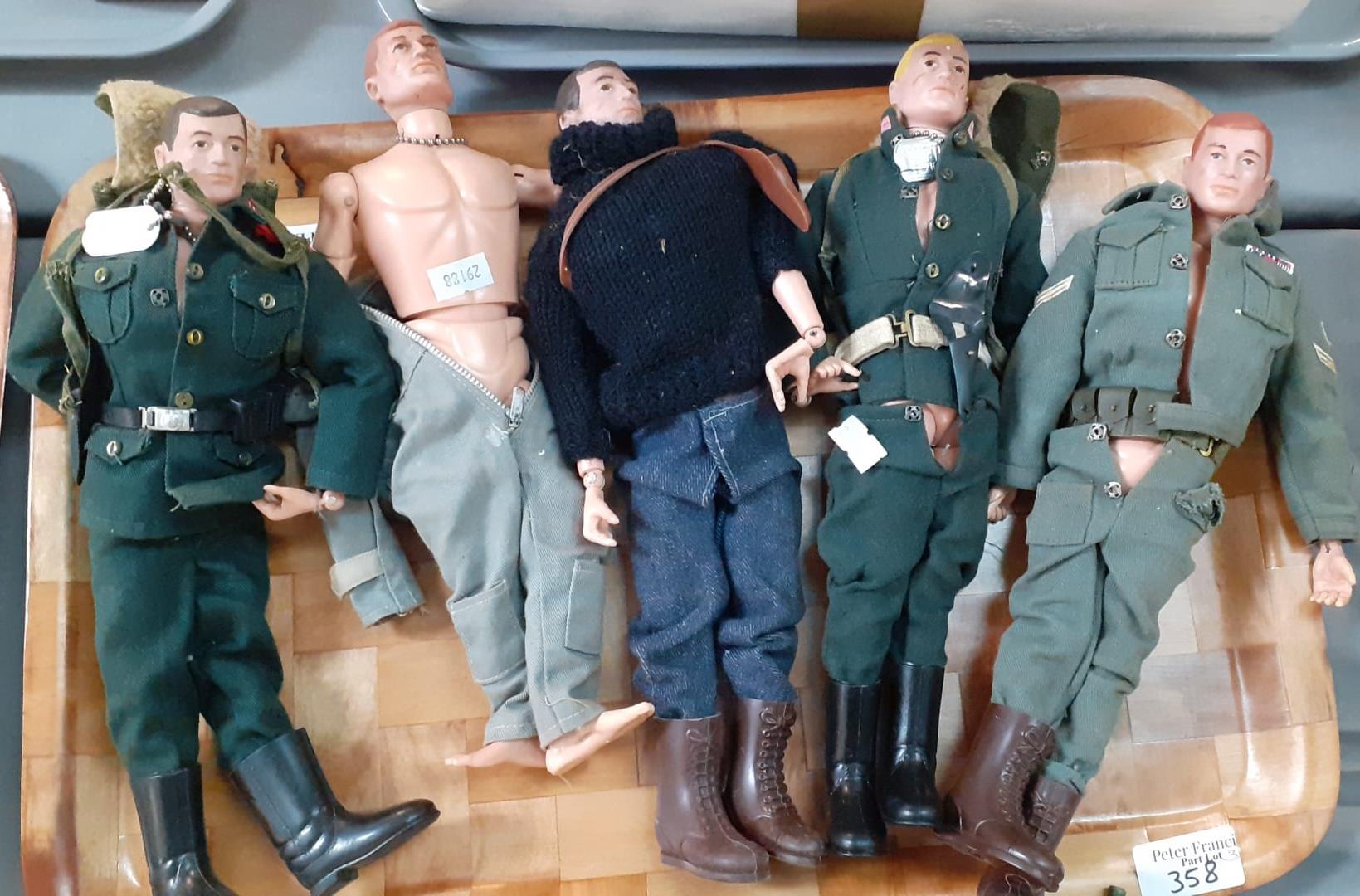 Collection of Action man items to include: figurines in clothing, helmets, boots, guns, other - Image 2 of 3