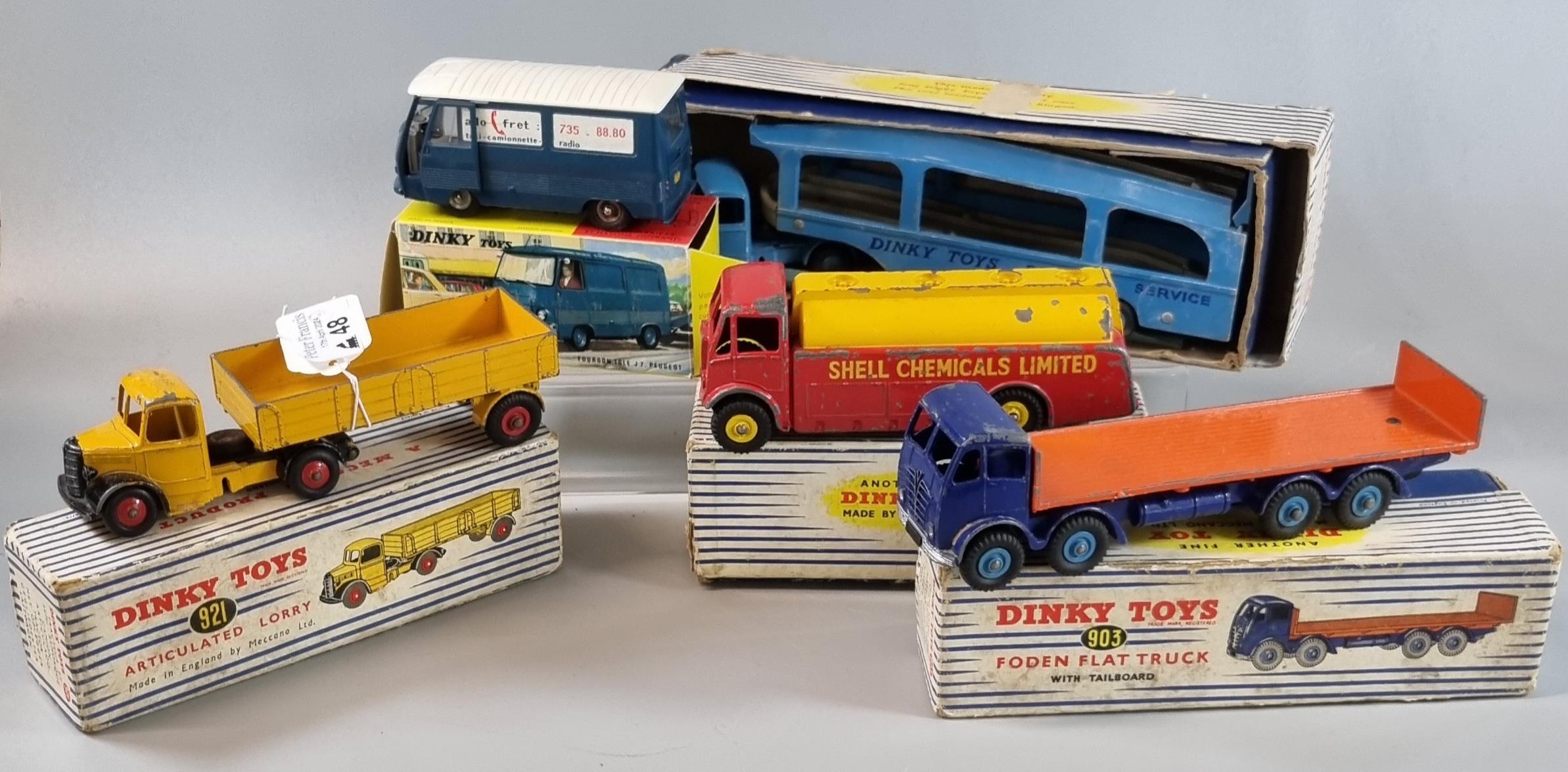 Collection of vintage Dinky Toy diecast model vehicles, all in original boxes to include: 921