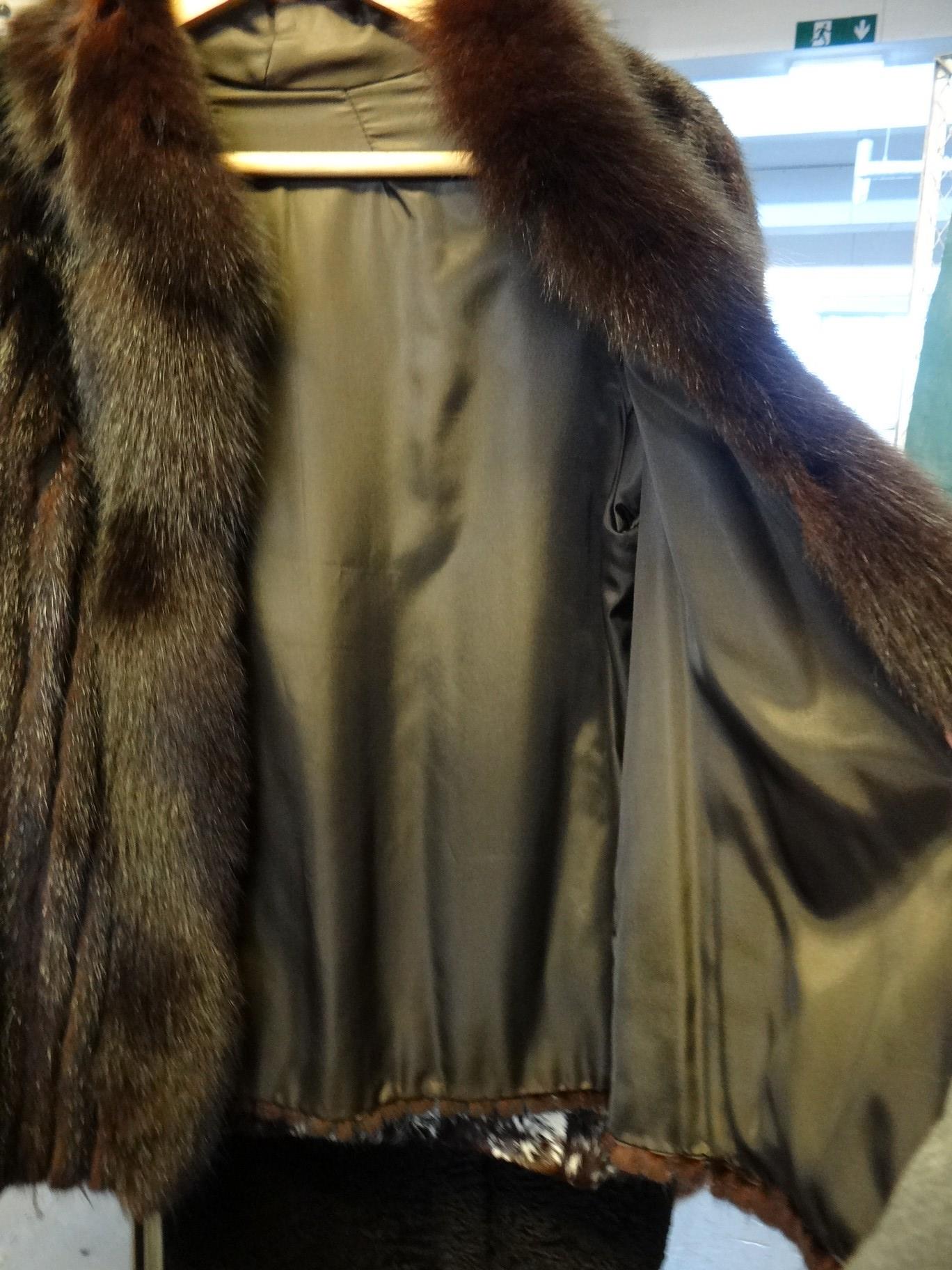 Four vintage ladies fur jackets and coats to include: a black ranch mink fur jacket with fox fur - Image 5 of 10