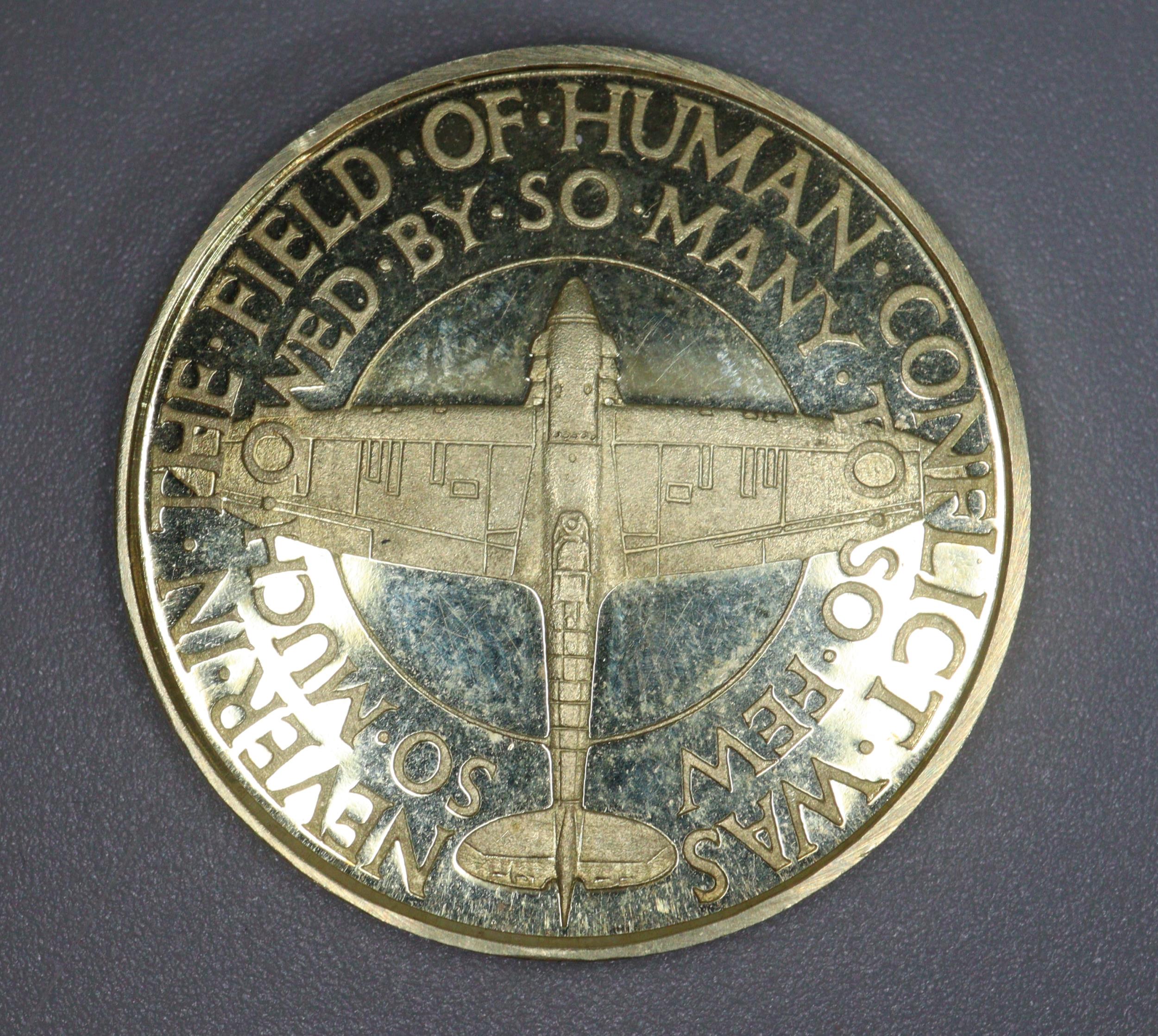 18ct gold Royal Airforce Battle of Britain 25 Years commemorative coin 'Never in the Field of - Image 3 of 3