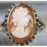 9ct gold cameo portrait ring. 3g approx. size L. (B.P. 21% + VAT)