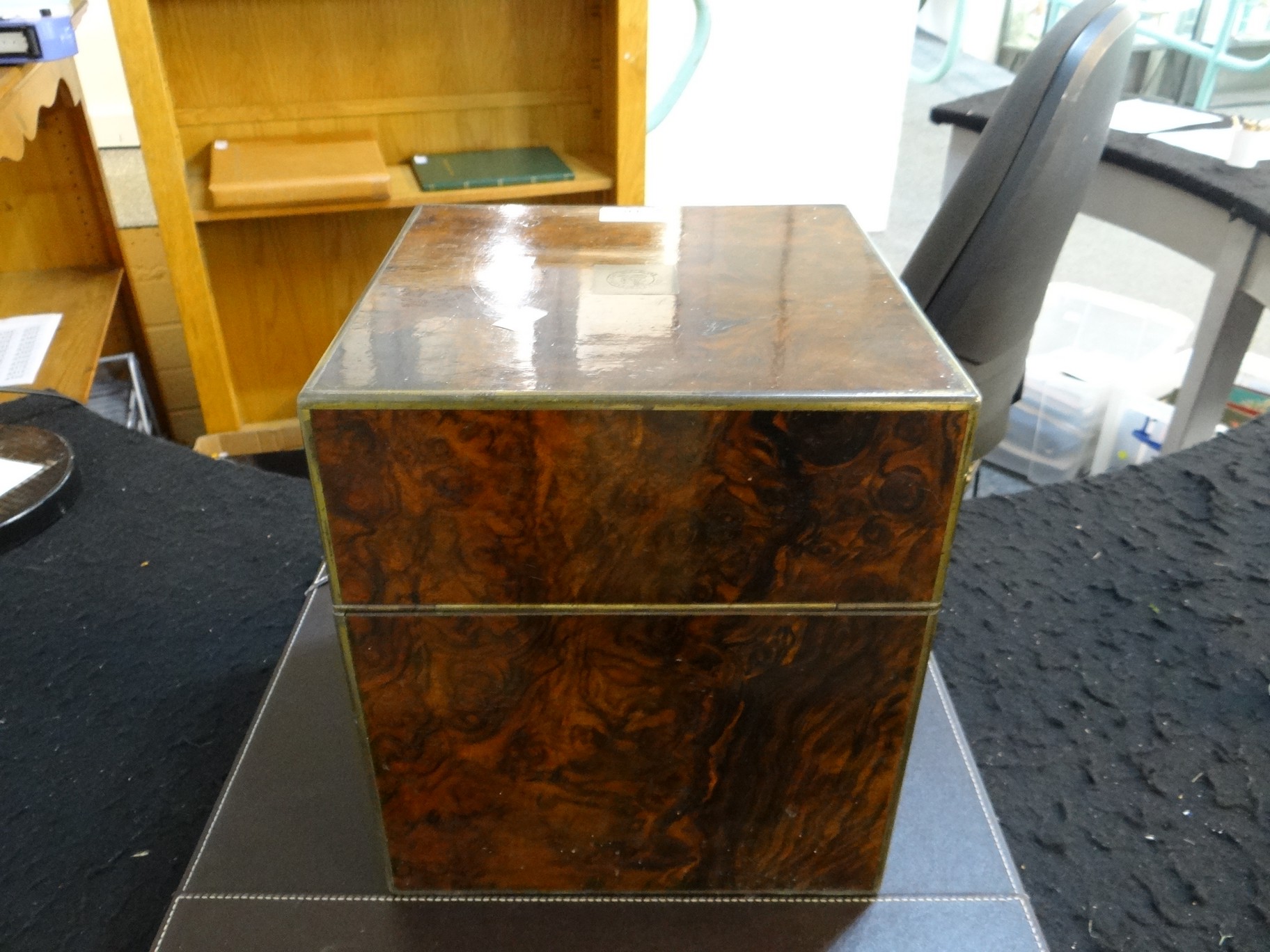 19th century Burr Maple decanter box, of square form with brass inlay and brass recessed handles, - Image 5 of 12