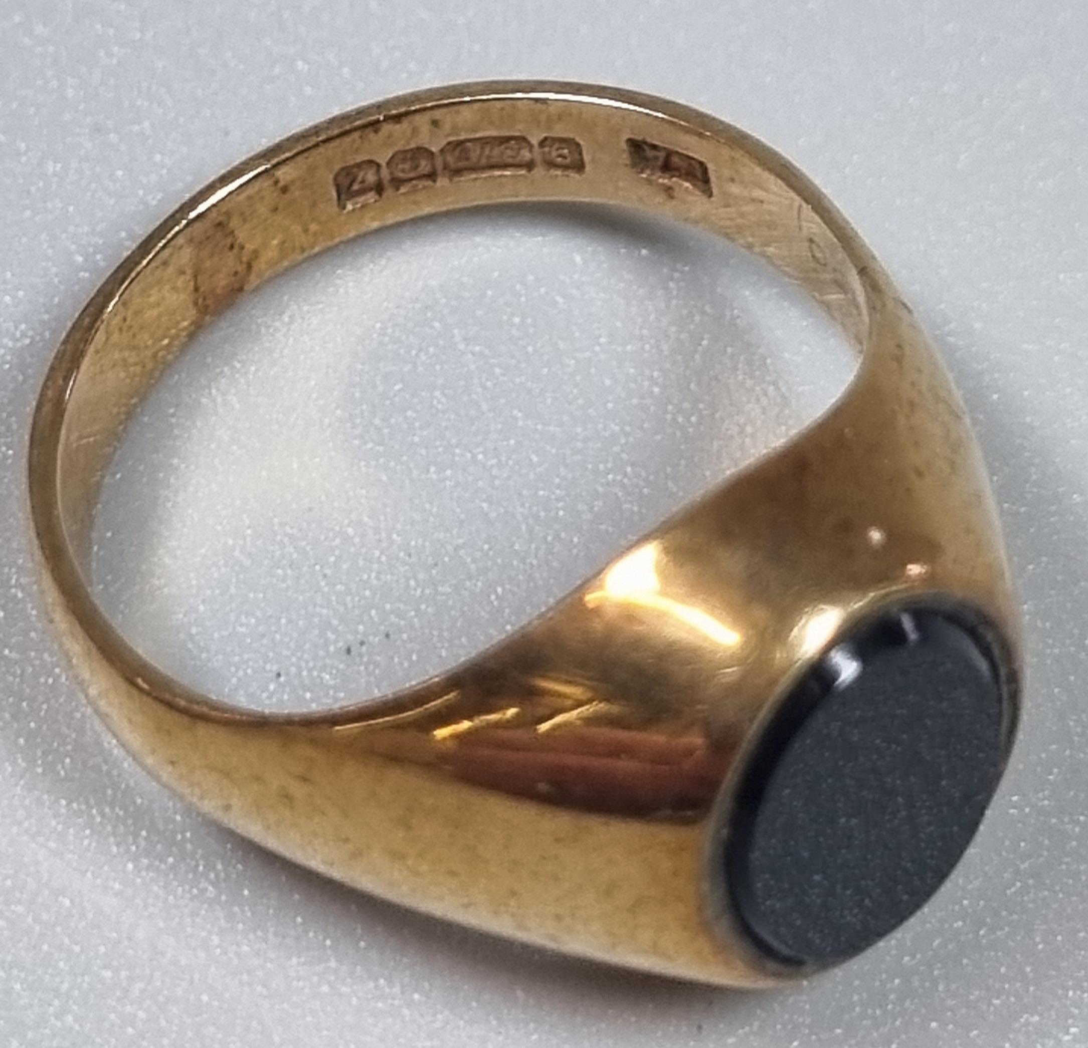 9ct gold and black hardstone signet ring. 3.2 g approx. size L. (B.P. 21% + VAT) - Image 3 of 4