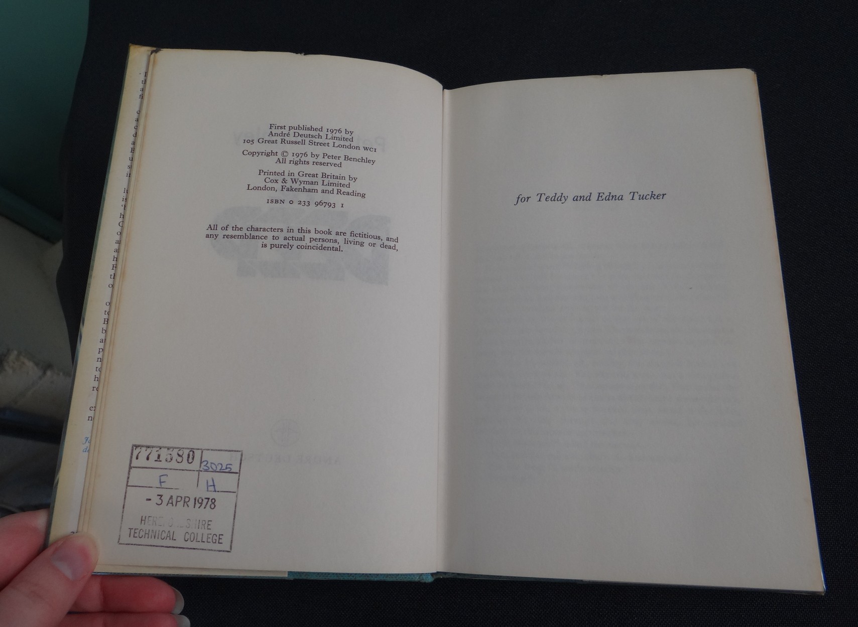 Benchley, Peter; 'Jaws' and 'The Deep', first editions, published by Andre Deutsch, 1974 & 1976. - Image 3 of 10