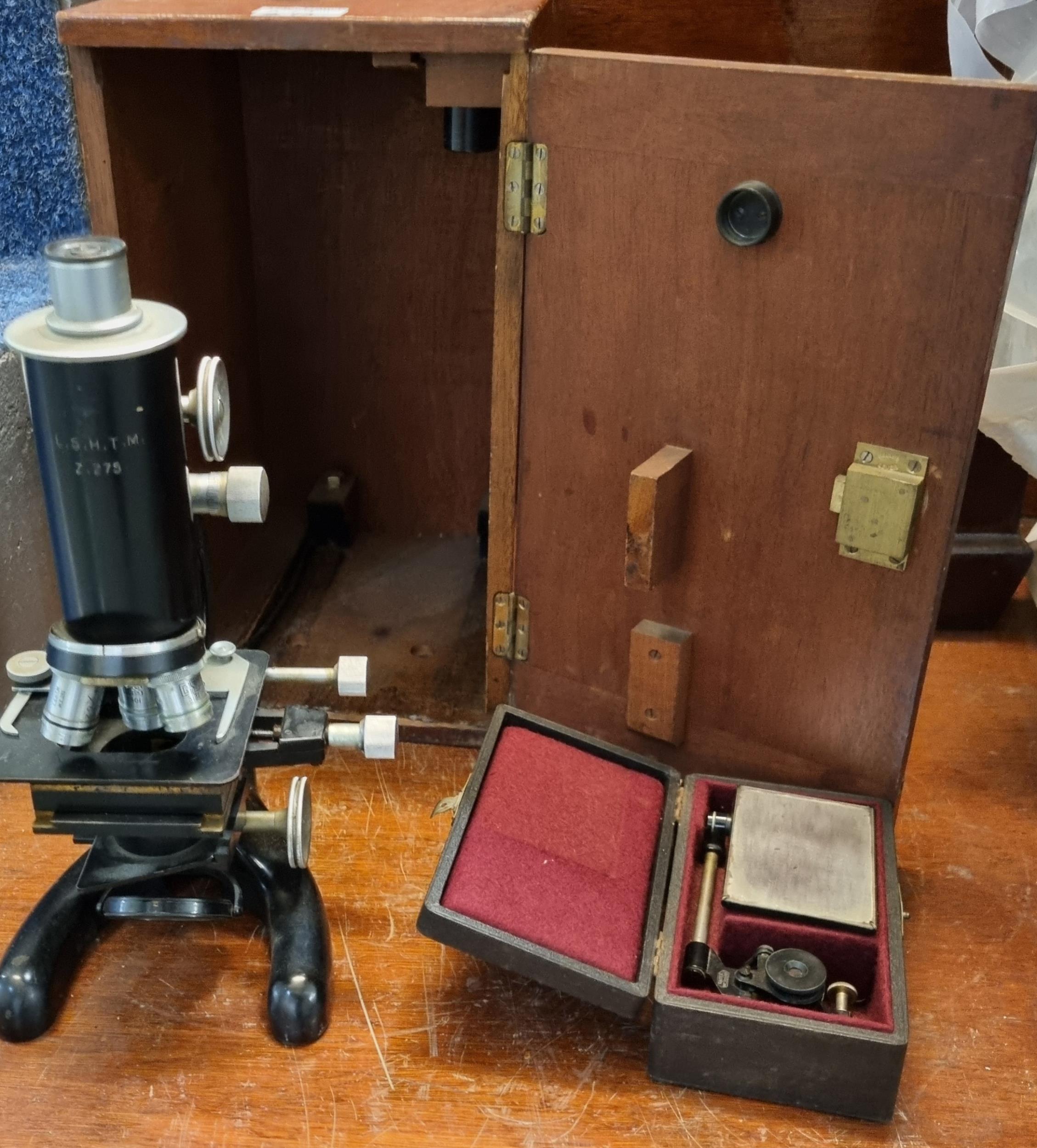 20th century Beck of London microscope in fitted mahogany box. (B.P. 21% + VAT)