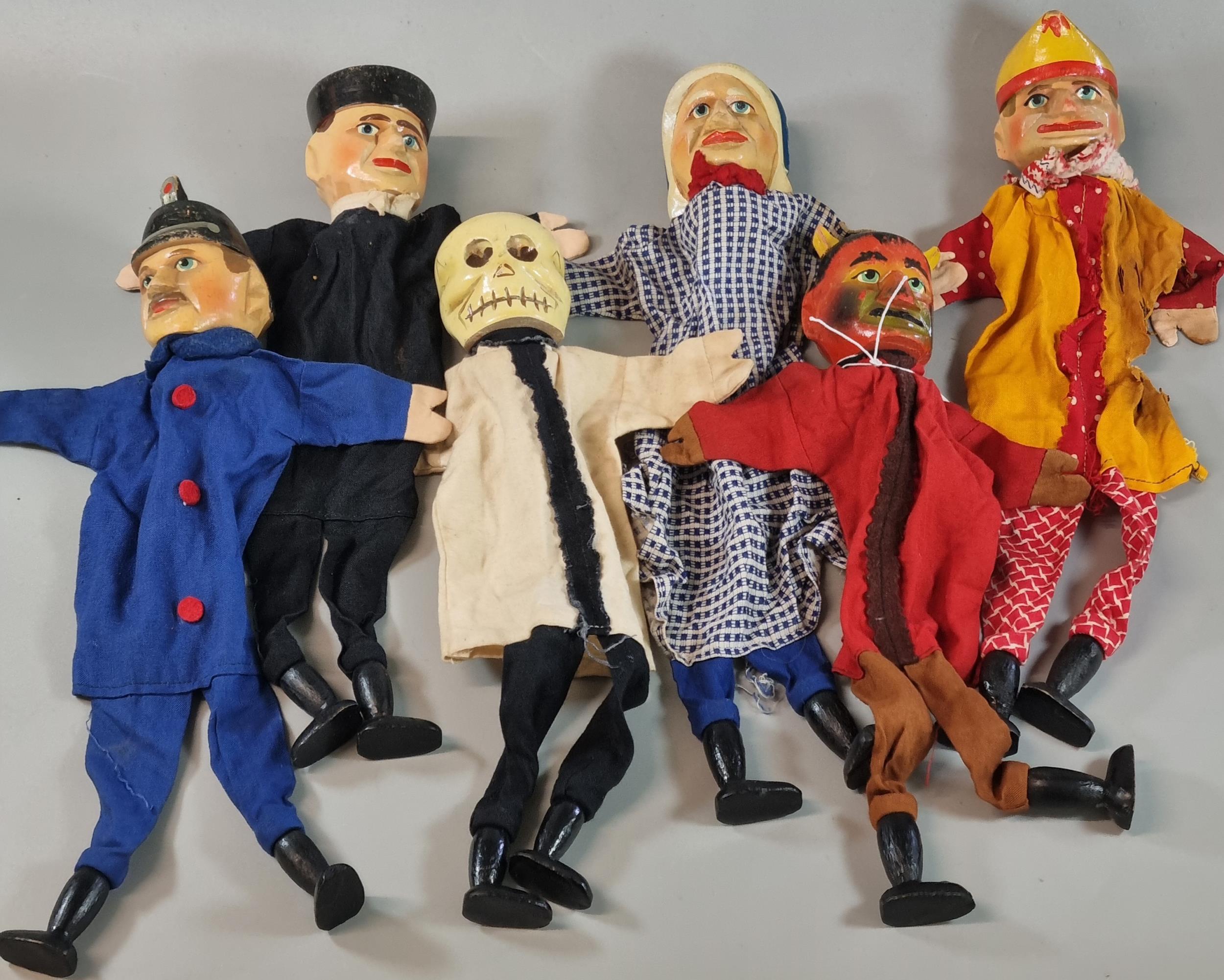 Collection of vintage wooden and fabric hand puppets to include: skeleton, devil, Punch etc. (6) ( - Image 2 of 2