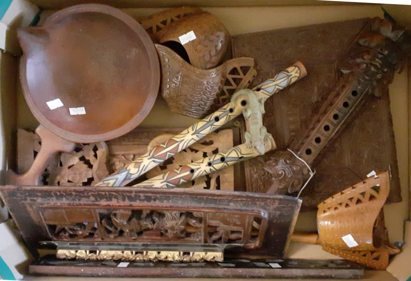 Collection of Asian treen to include: pierced wall panels with figures, bowl, cups, extending