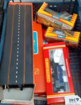 Tray of Tri-ang Minic motorways electric scale OO gauge models items to include: double straight