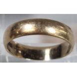 9ct gold wedding band. 2.8g approx. Size m1/2. (B.P. 21% + VAT)