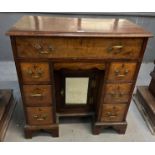 18th century mahogany dressing table of small proportions, the moulded top above one long drawer,