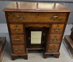 18th century mahogany dressing table of small proportions, the moulded top above one long drawer,