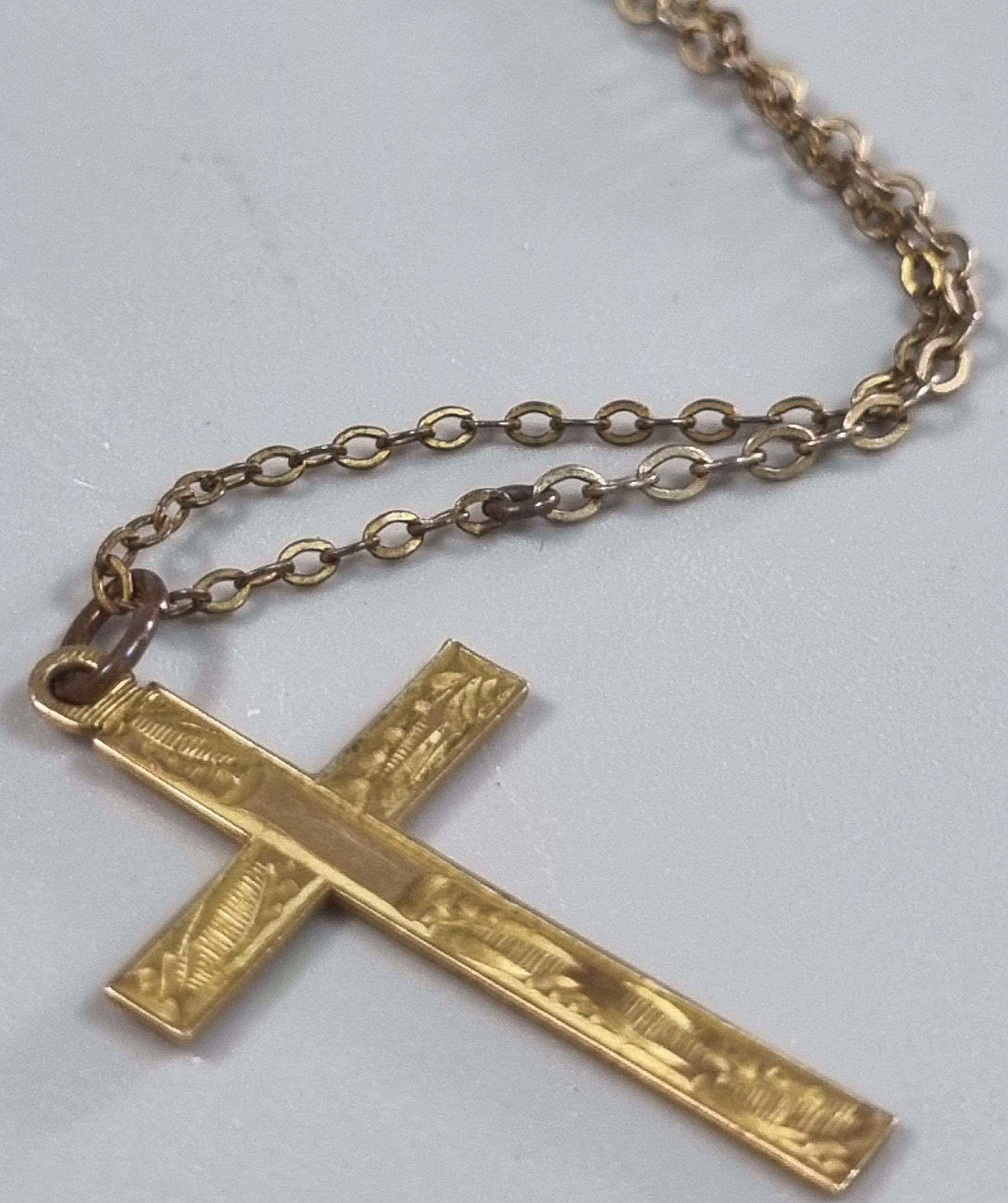 9ct gold rope twist bracelet. 2.2g approx. together with a 9ct gold crucifix pendant and plated - Image 2 of 3