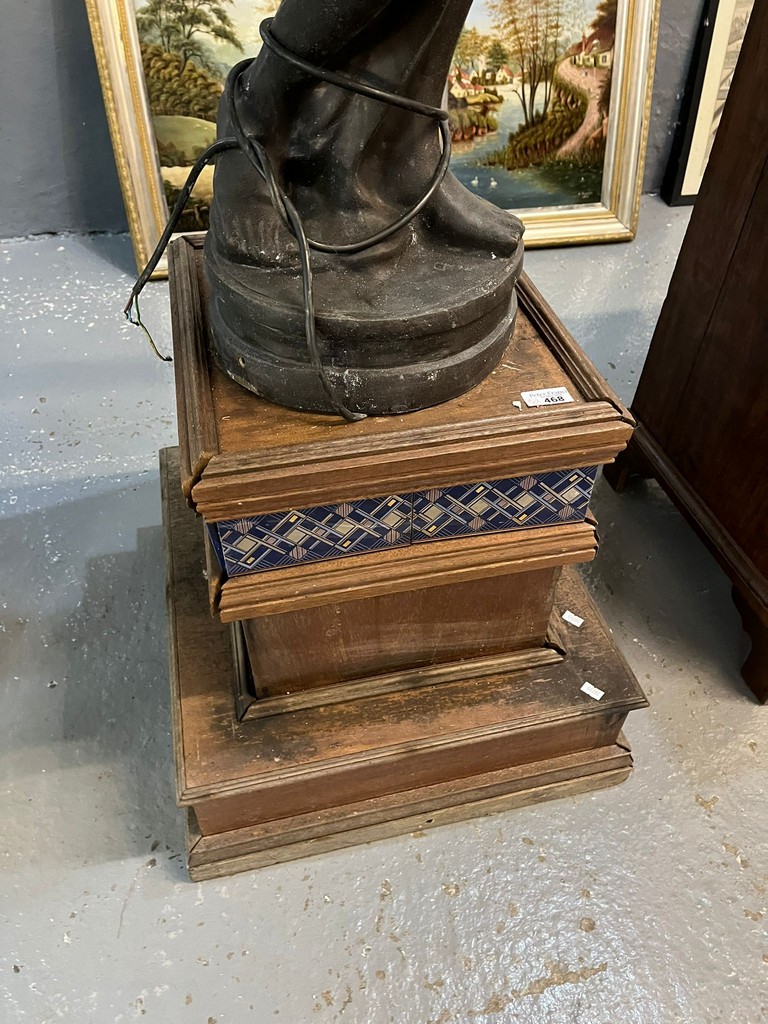 Pair of modern bronze figural classical design table lamps, each holding a flambe glass shade and - Image 7 of 11