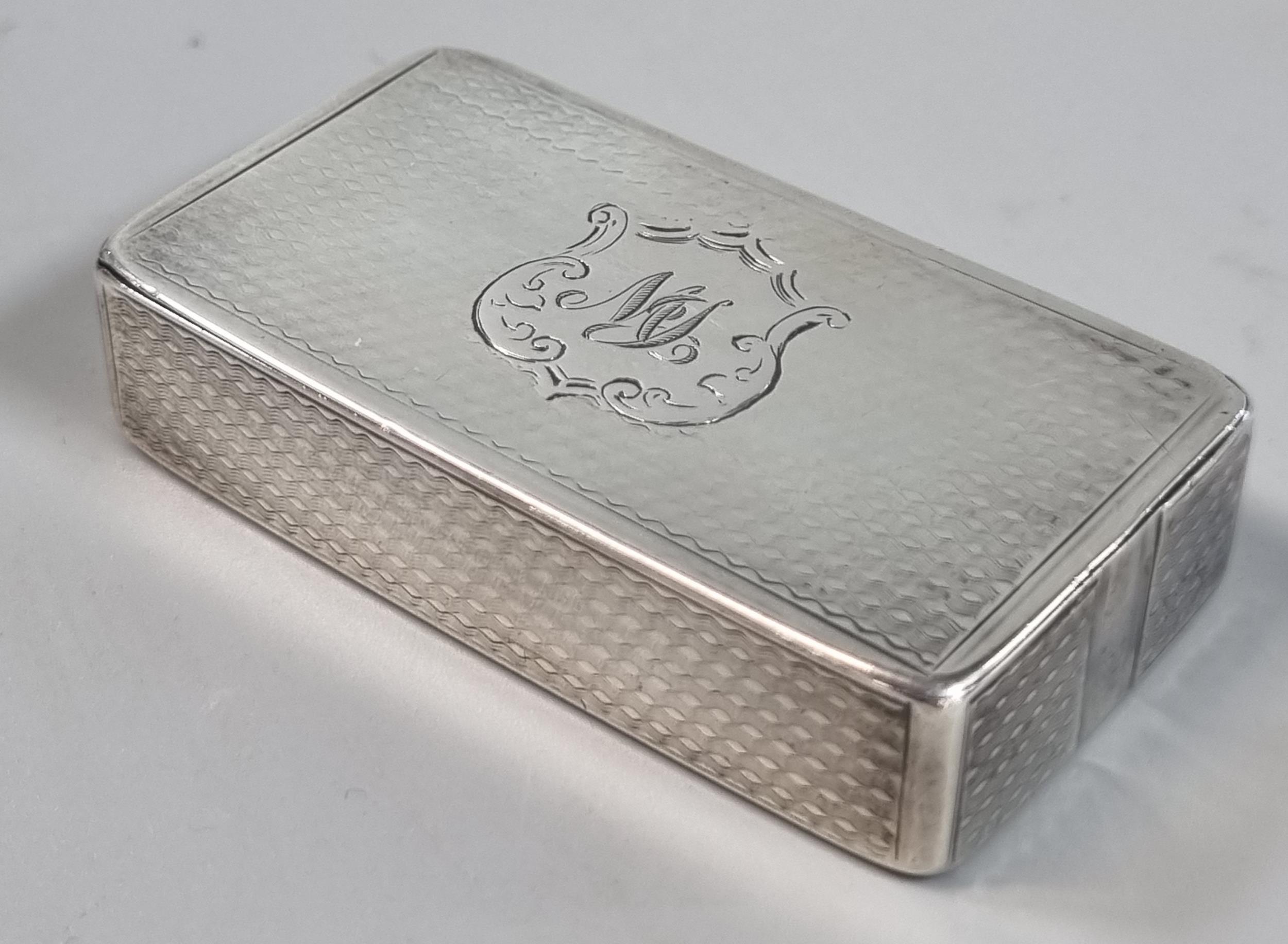 19th century engine turned armorial snuff box by Yapp and Woodward of Birmingham. 1850. 1.2 troy