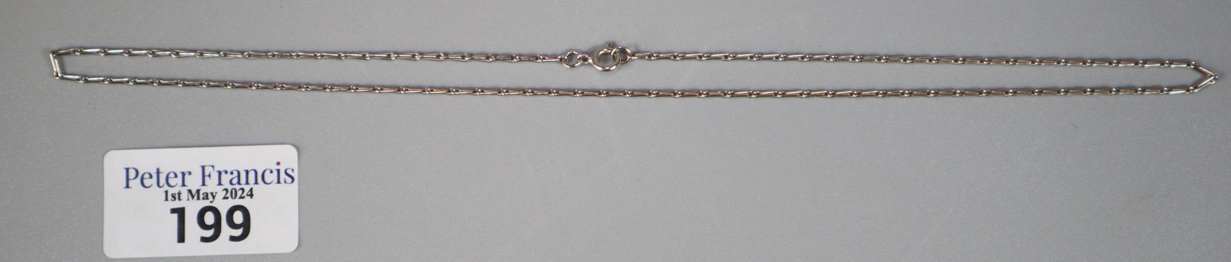 18ct white gold chain. 5.8g approx. (B.P. 21% + VAT)