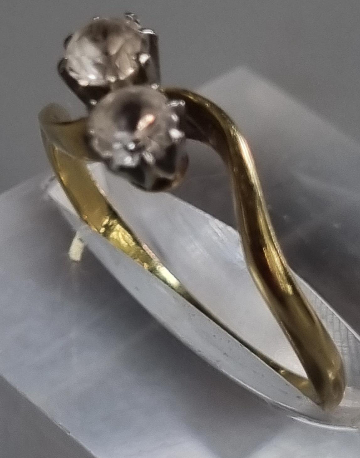 18ct gold twist shank two stone ring (do not test as diamonds). 1.8g approx. Size N. (B.P. 21% + - Image 2 of 4