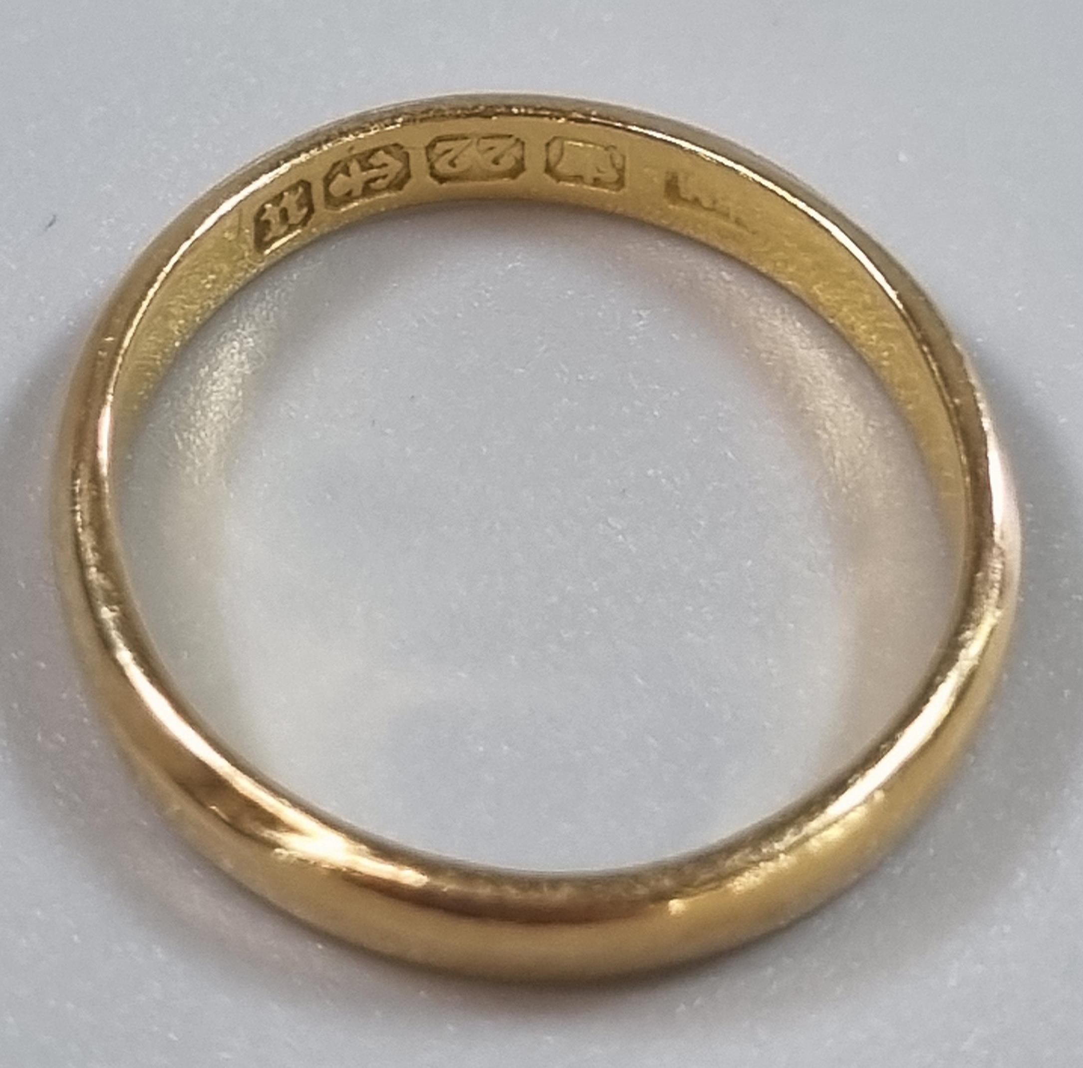 22ct gold wedding band. 2.8g approx. Size N. (B.P. 21% + VAT) - Image 3 of 4