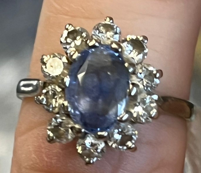 18ct gold powder blue sapphire and diamond cluster ring. 3.7g approx. Size H. (B.P. 21% + VAT) - Image 6 of 7