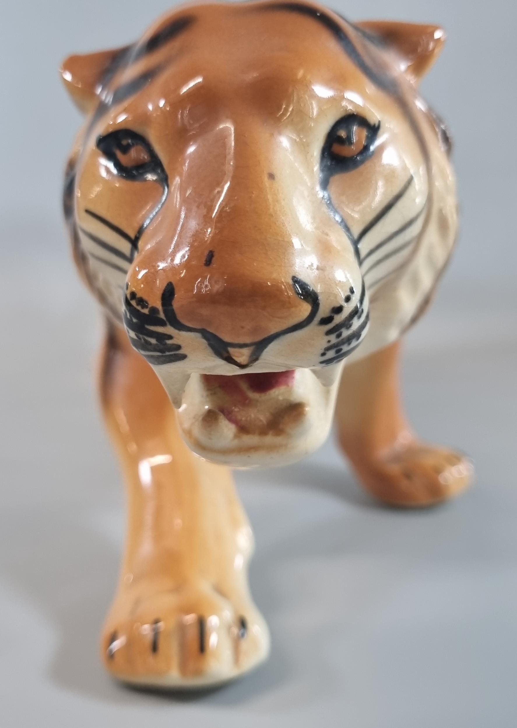 Ceramic study of a snarling tiger. (B.P. 21% + VAT) - Image 3 of 3