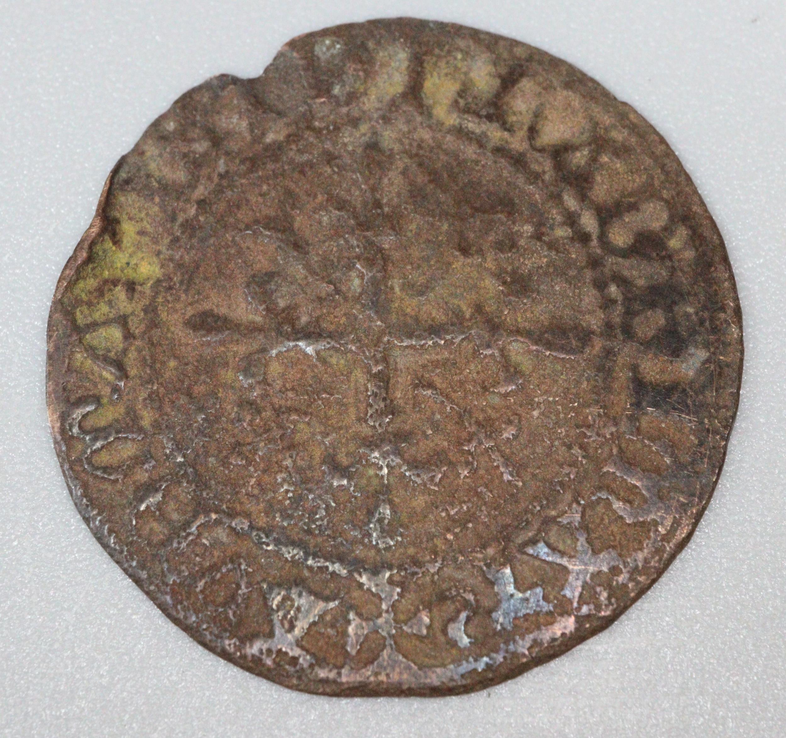 16th/17th century French Jetton copper alloy token together with a probably 16th/17th century copper - Image 4 of 6