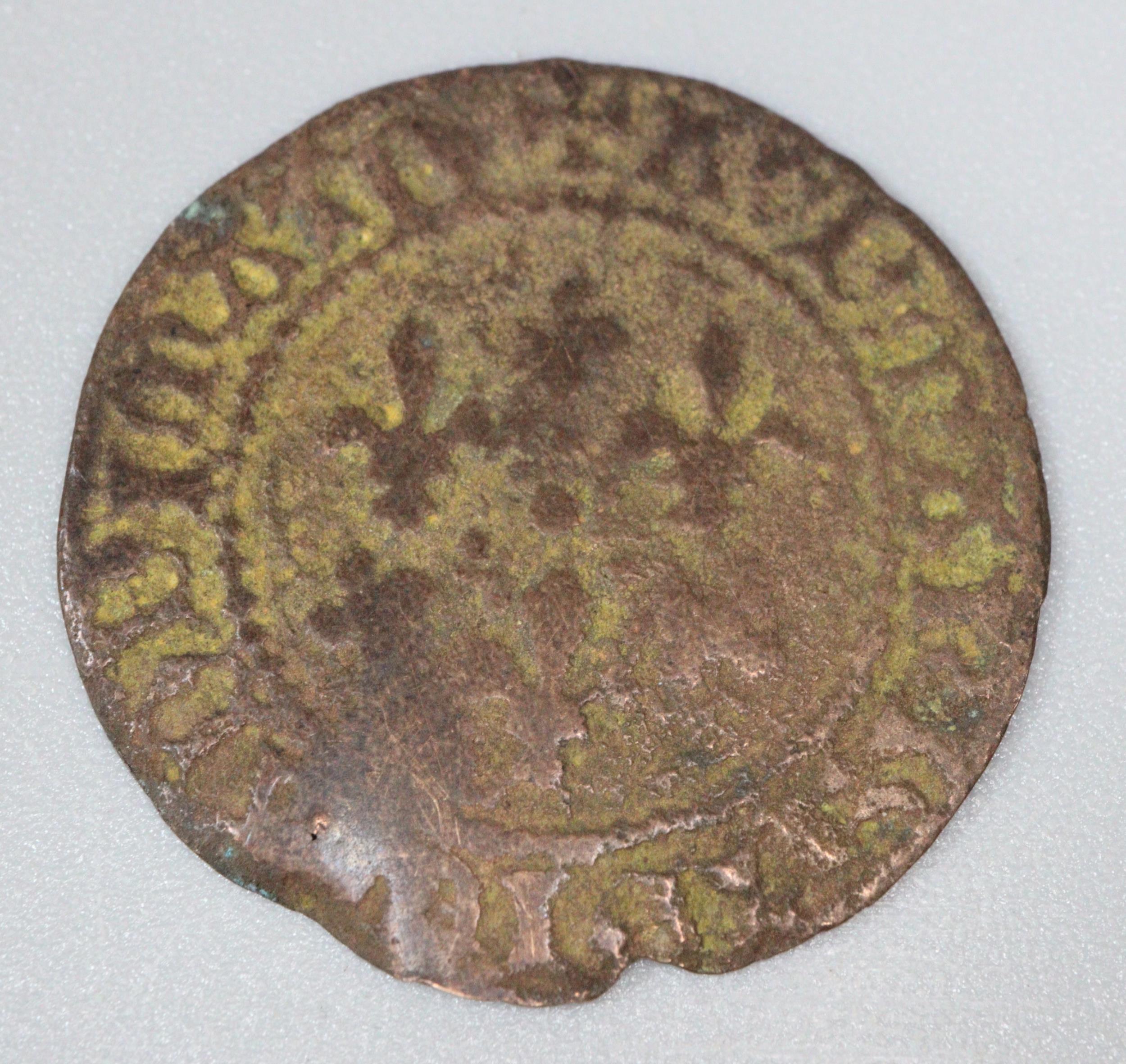 16th/17th century French Jetton copper alloy token together with a probably 16th/17th century copper - Image 3 of 6