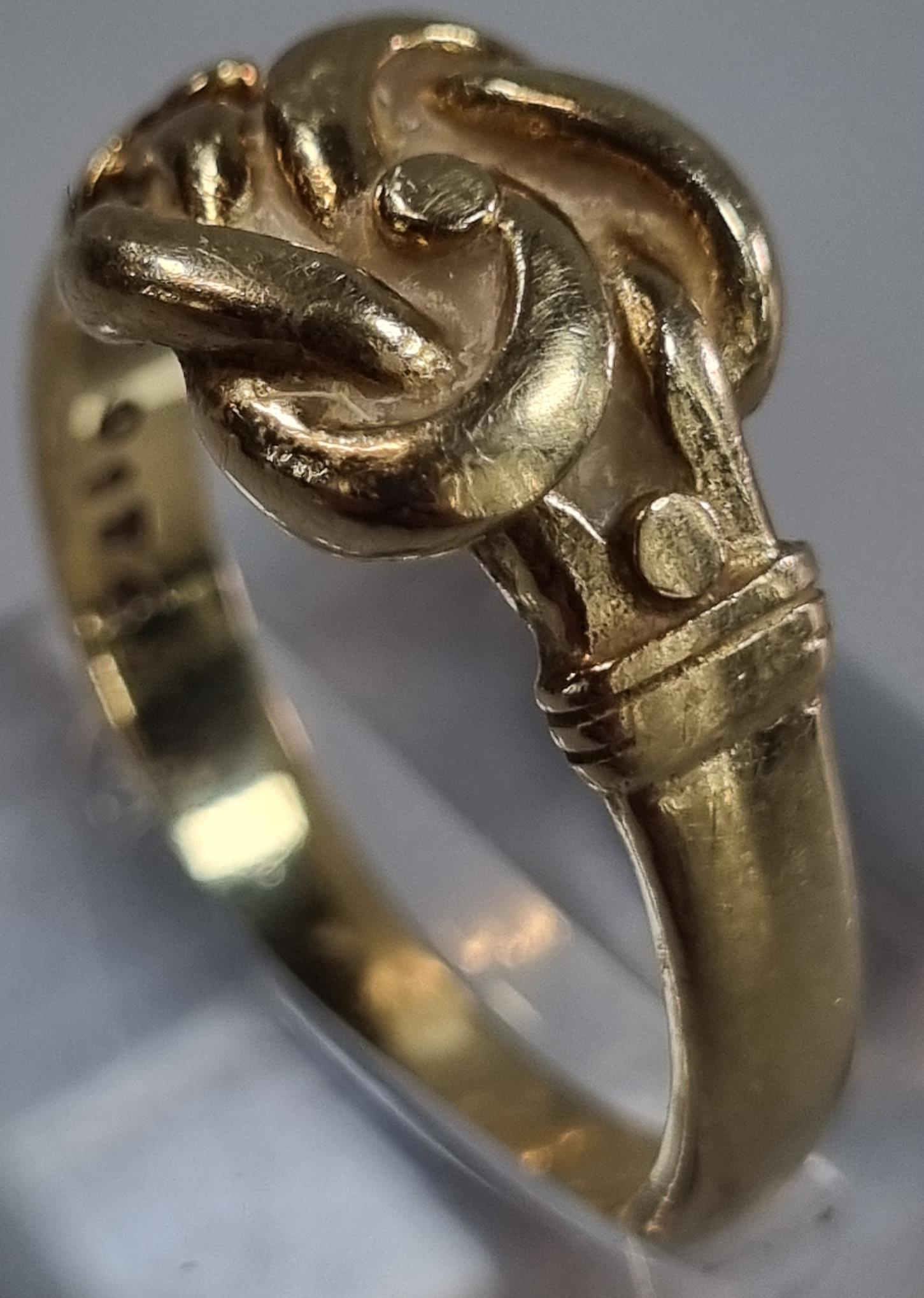 9ct gold knot design ring. 6.9g approx. Size T1/2. (B.P. 21% + VAT) - Image 2 of 4