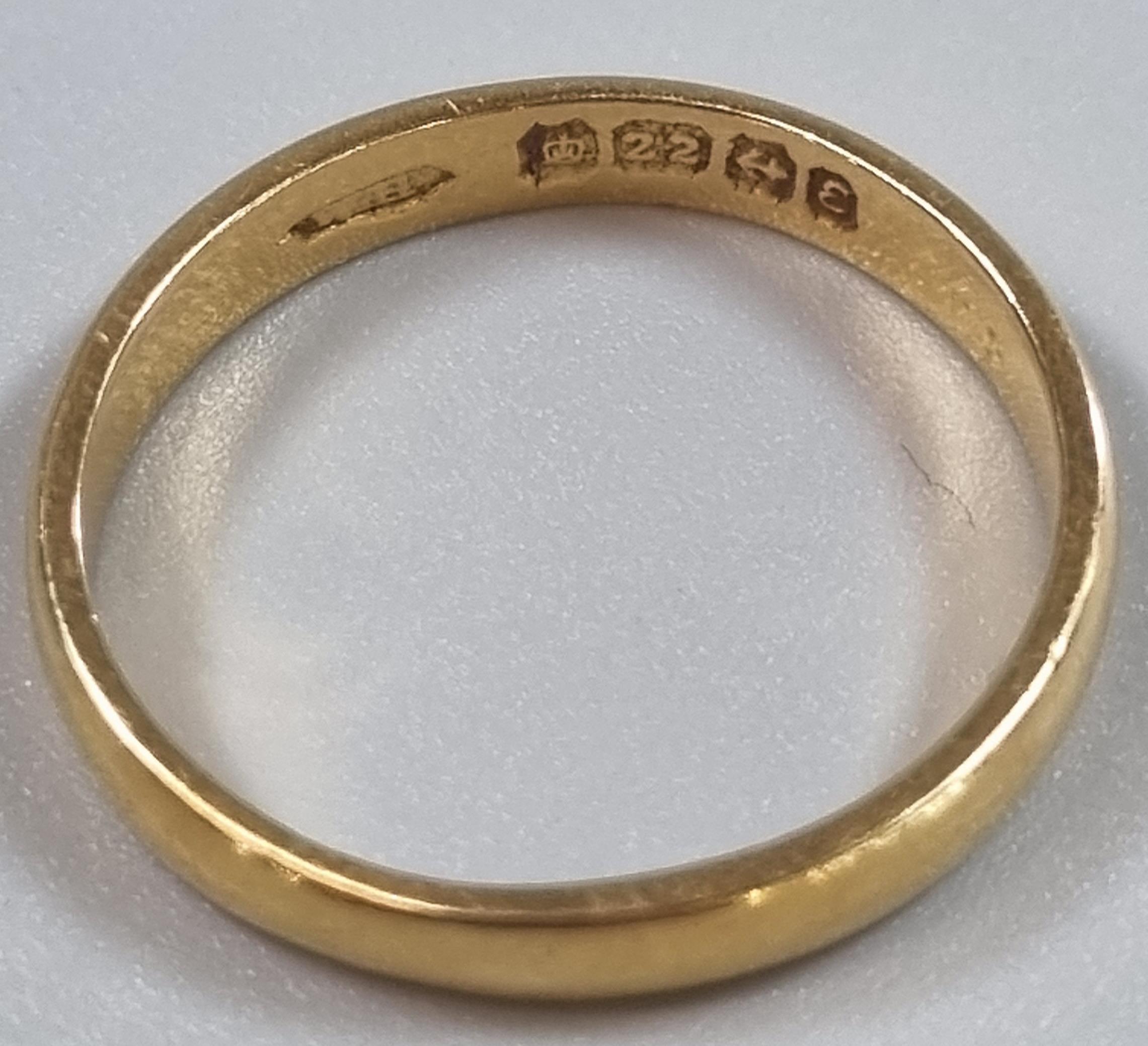 22ct gold wedding band. 3.2g approx. Size M. (B.P. 21% + VAT) - Image 3 of 4
