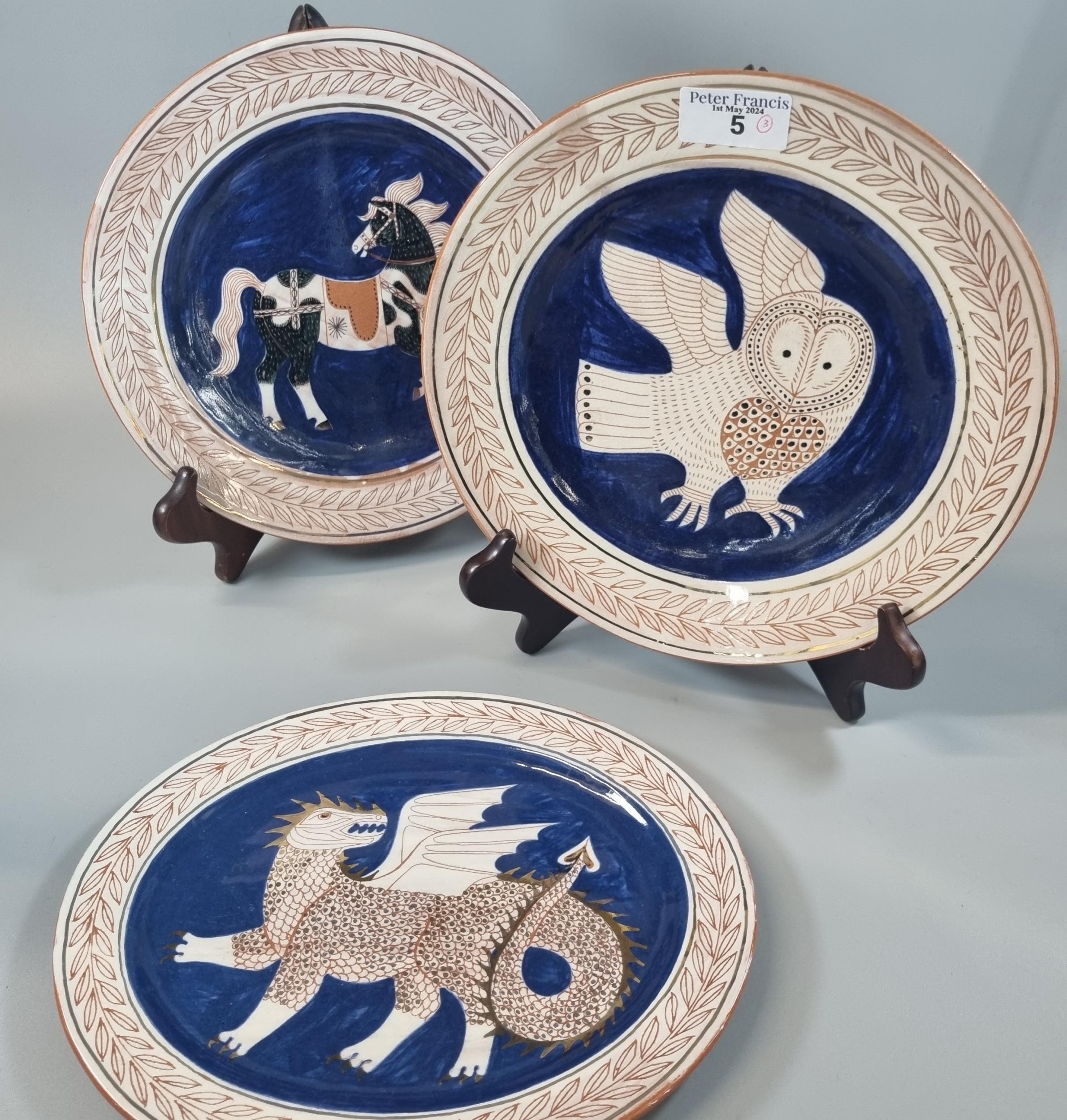 Sally Seymour (Penfro), small of collection of Welsh studio pottery to include: two plates and one