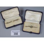 Edwardian 9ct gold and seed pearl bar brooch in fitted case. 2.1g approx., together with another 9ct