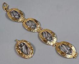 Italian 9ct gold contemporary design ladies bracelet. 16.3g approx. (B.P. 21% + VAT)