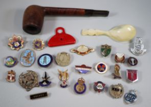 Plastic tub comprising collection of enamel badges including: Ludlow Lady Race Club 1961, RAC, the