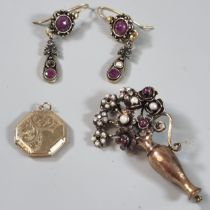 9ct gold locket pendant (3g approx.) together with an Italian Giardinetto brooch with seed pearl and