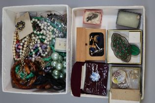 Jewellery box of costume jewellery to include: brooches, chains, necklaces, bangles etc. (B.P. 21% +