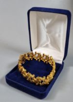 9ct gold modernist design bracelet. 24.5g approx. (B.P. 21% + VAT)