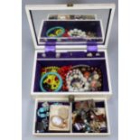 Jewellery box comprising assorted costume jewellery to include: turquoise stone bracelet, mosaic