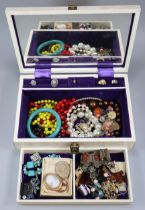 Jewellery box comprising assorted costume jewellery to include: turquoise stone bracelet, mosaic