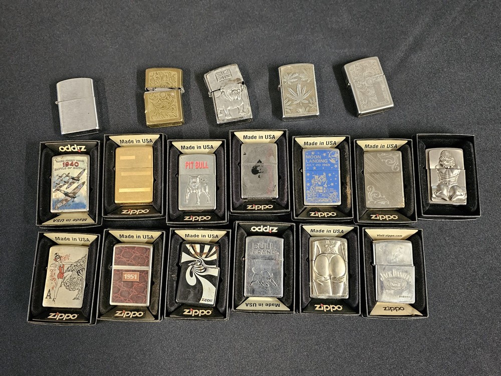 Wooden box comprising a collection of vintage and other lighters: Zippo, table lighters in the - Image 3 of 4