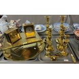 Quantity of assorted brassware to include: two pairs of brass baluster shaped candlesticks, a single