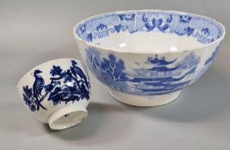 18th century Worcester First Period porcelain blue and white tea bowl in the 'birds in branches'