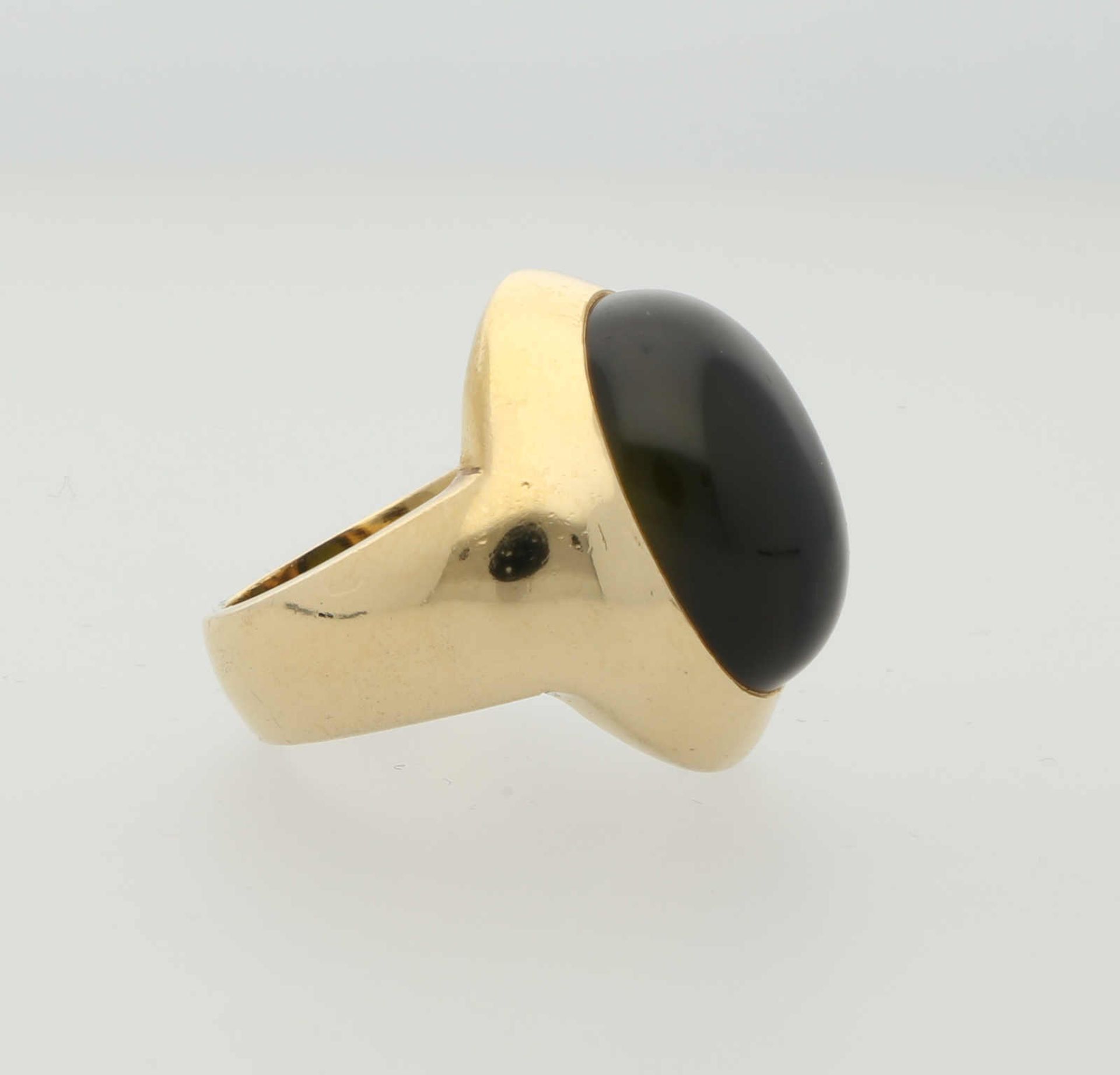 Pomellato Ring Pomellato Ring in Gelbgold 18K mit einem ovalen, grünen Turmalin im Cabochonschliff - Image 2 of 4
