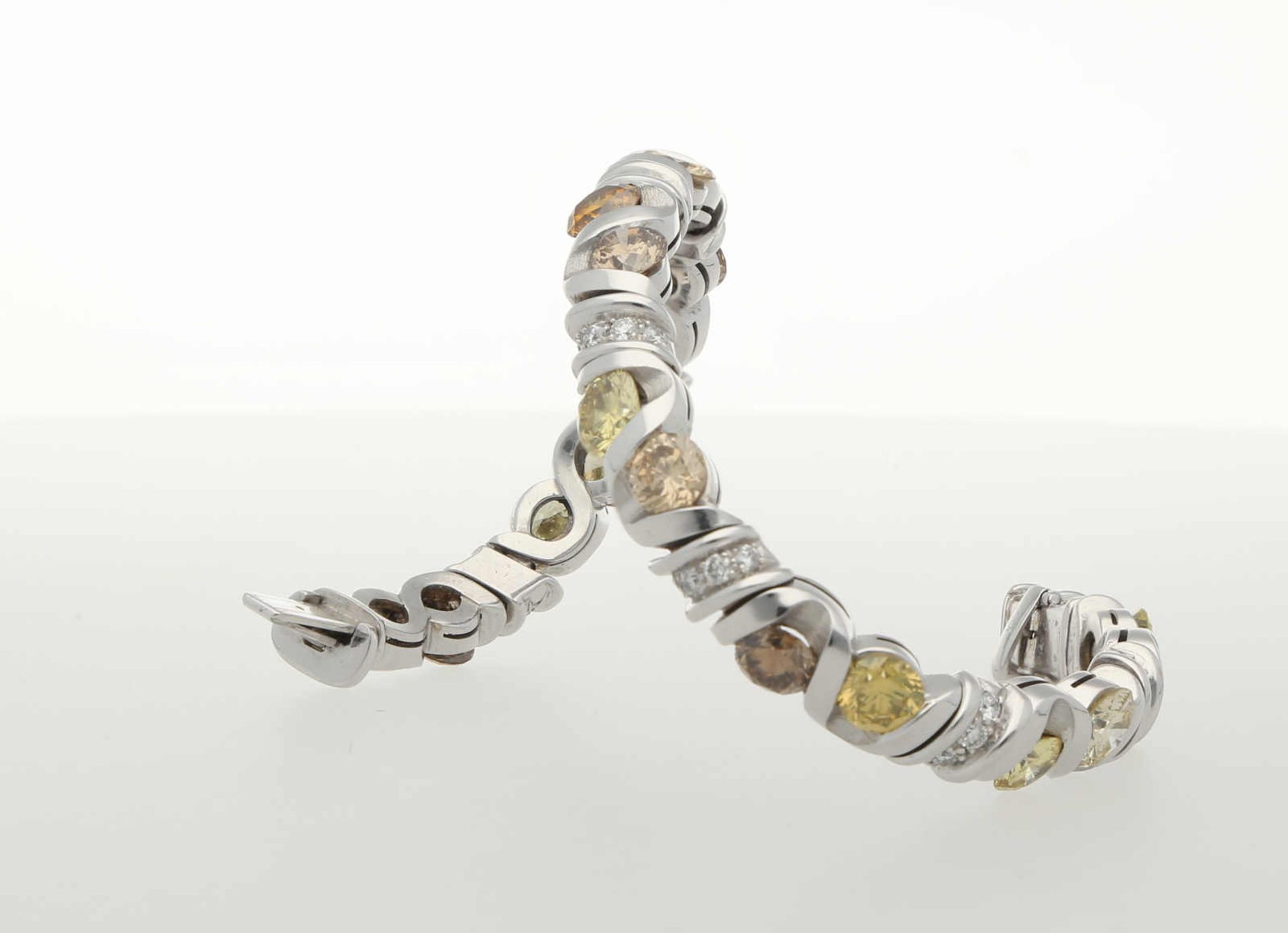 Fancy Diamonds-Armband Wunderschönes Armband in Weissgold 18K mit 18 Fancy-Brillanten von zus. ca. - Image 2 of 4