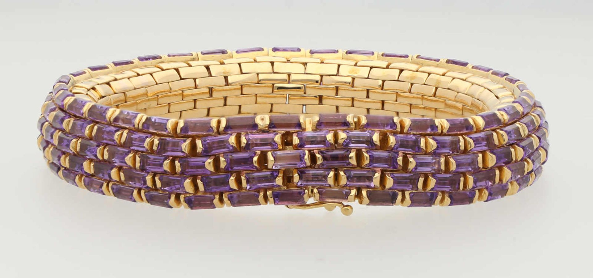 Amethyst-Armband Sehr edles, geschmeidiges Armband in Gelbgold 18K schauseitig ausgefasst mit - Image 2 of 2