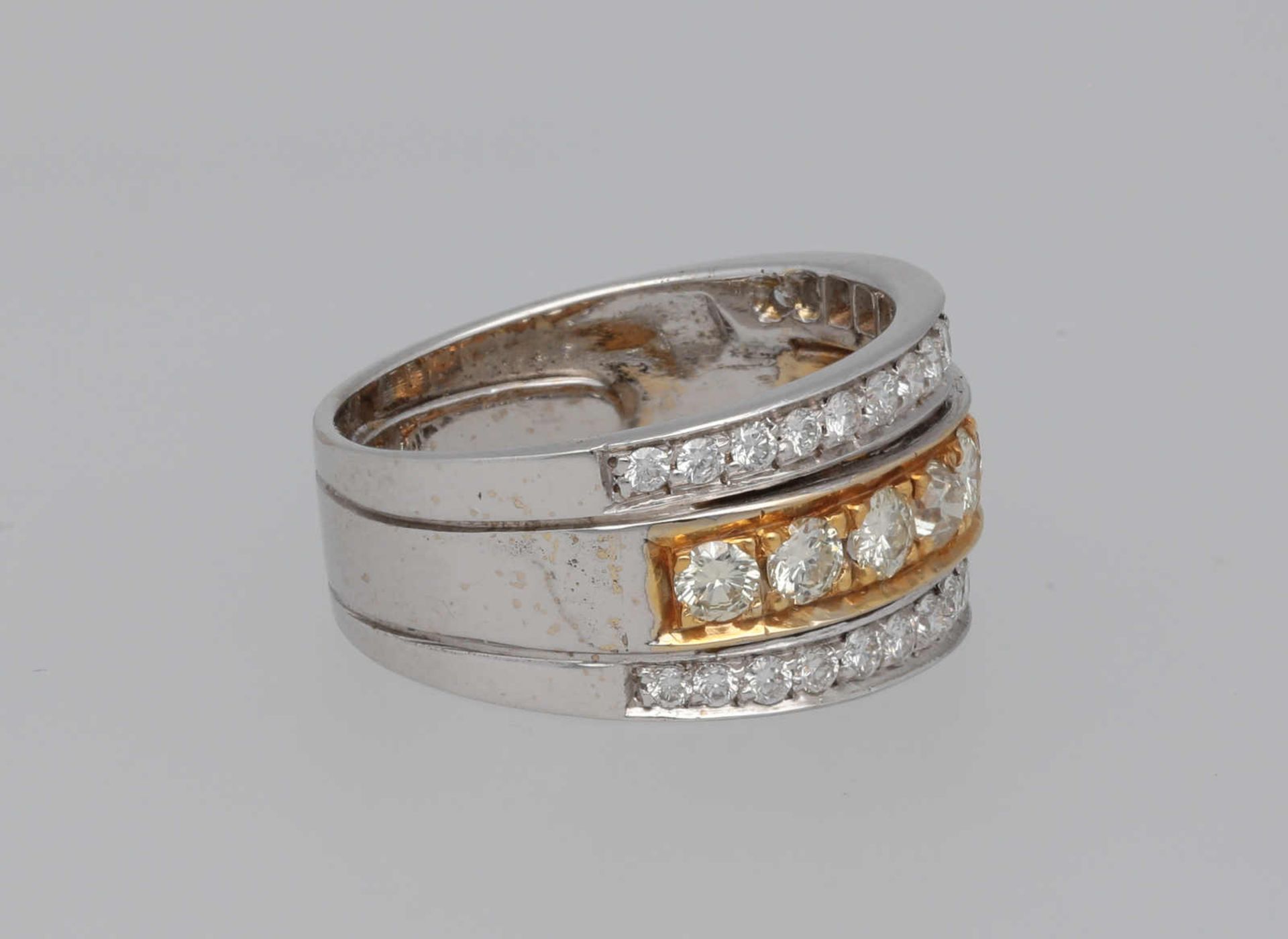 Brillant-Ring Modernes Design in Weissgold/Gelbgold 18K schauseitig mit Brillanten (1 Altschliff- - Image 2 of 3