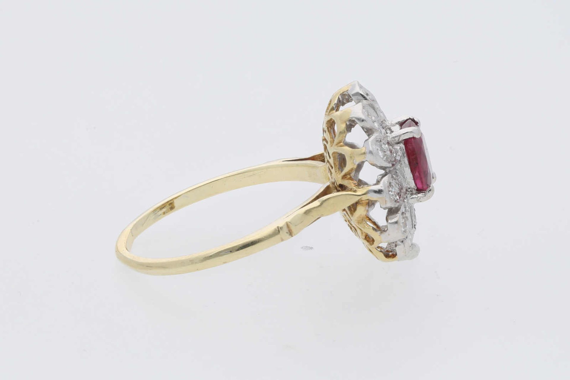 Rubin-Diamant-Ring Geschmackvoller Ring in Weissgold/Gelbgold 14K mit einem sehr schönen, - Image 2 of 3