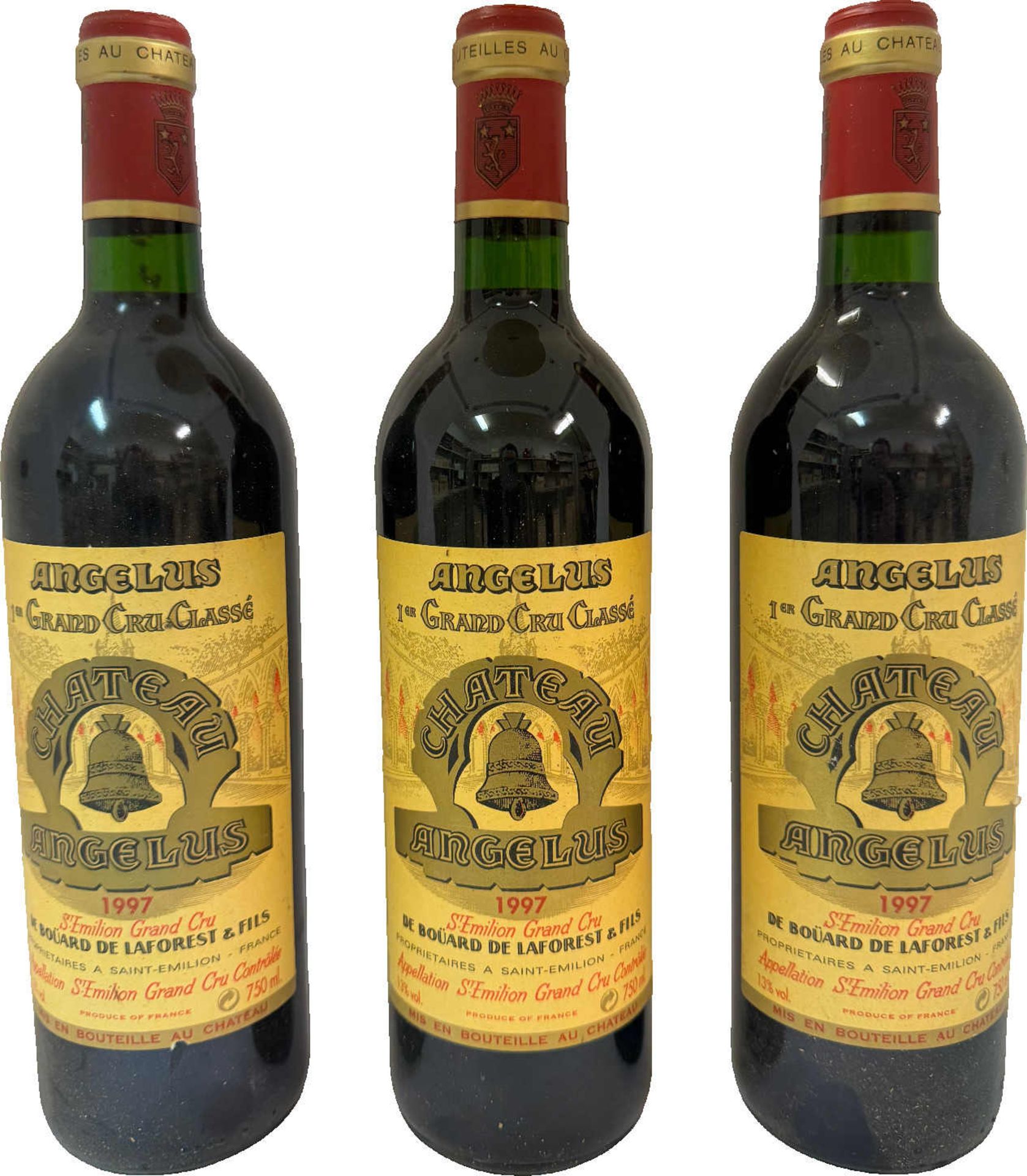 Château Angélus, St.Emilion, 1er Grand Crû Classé 3 Flaschen 0.75l, 1997, innerhalb des Halses (