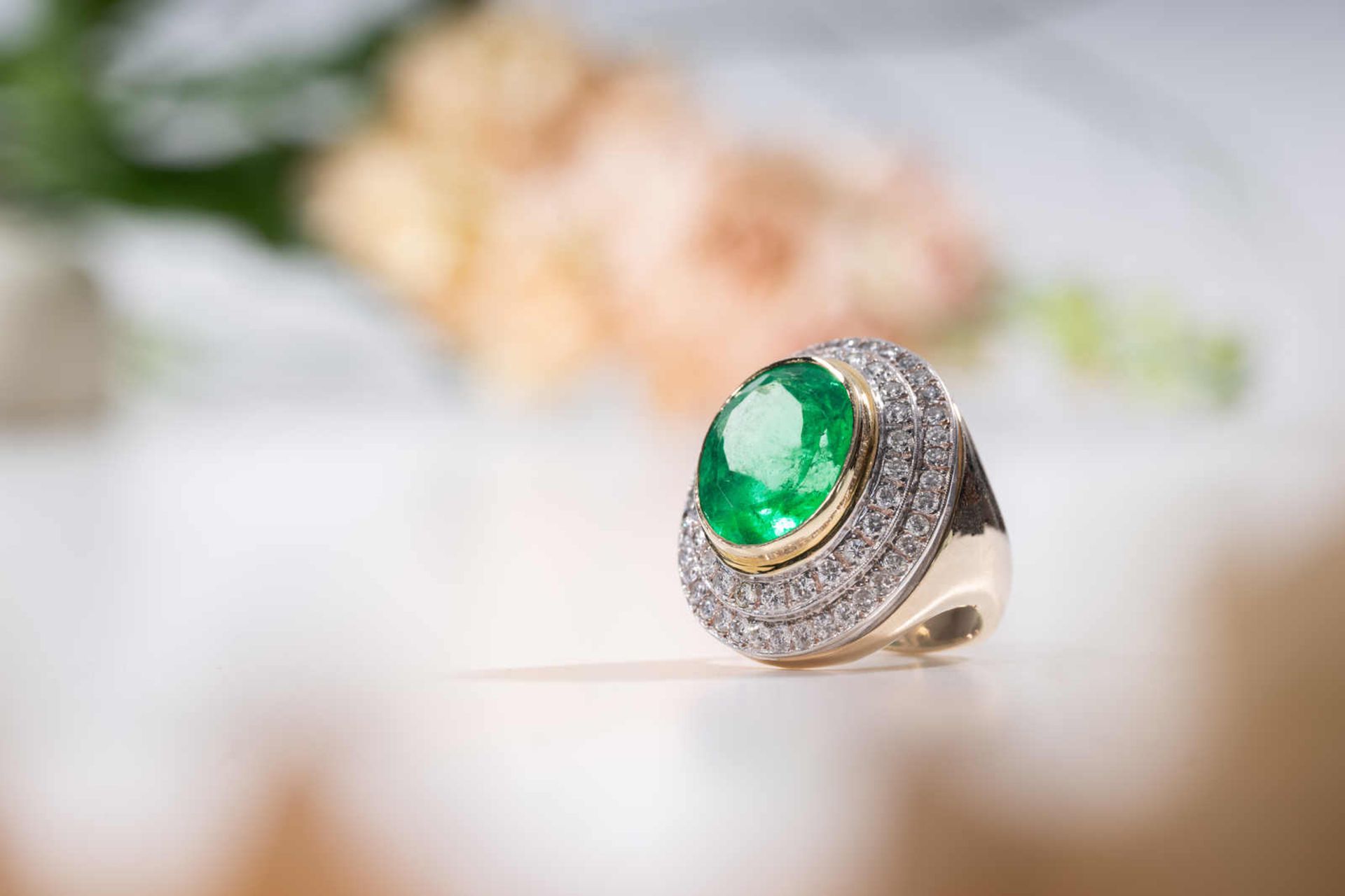 Smaragd-Brillant Ring Atemberaubendes Schmuckstück, signiert HOFK, in Gelbgold/Weissgold 14K mit - Image 6 of 6