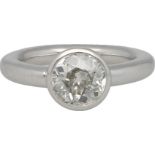 Solitär-Ring Moderner Solitär-Ring in Weissgold 18K, an modernem Pneuring ein Altschliff-Diamant von