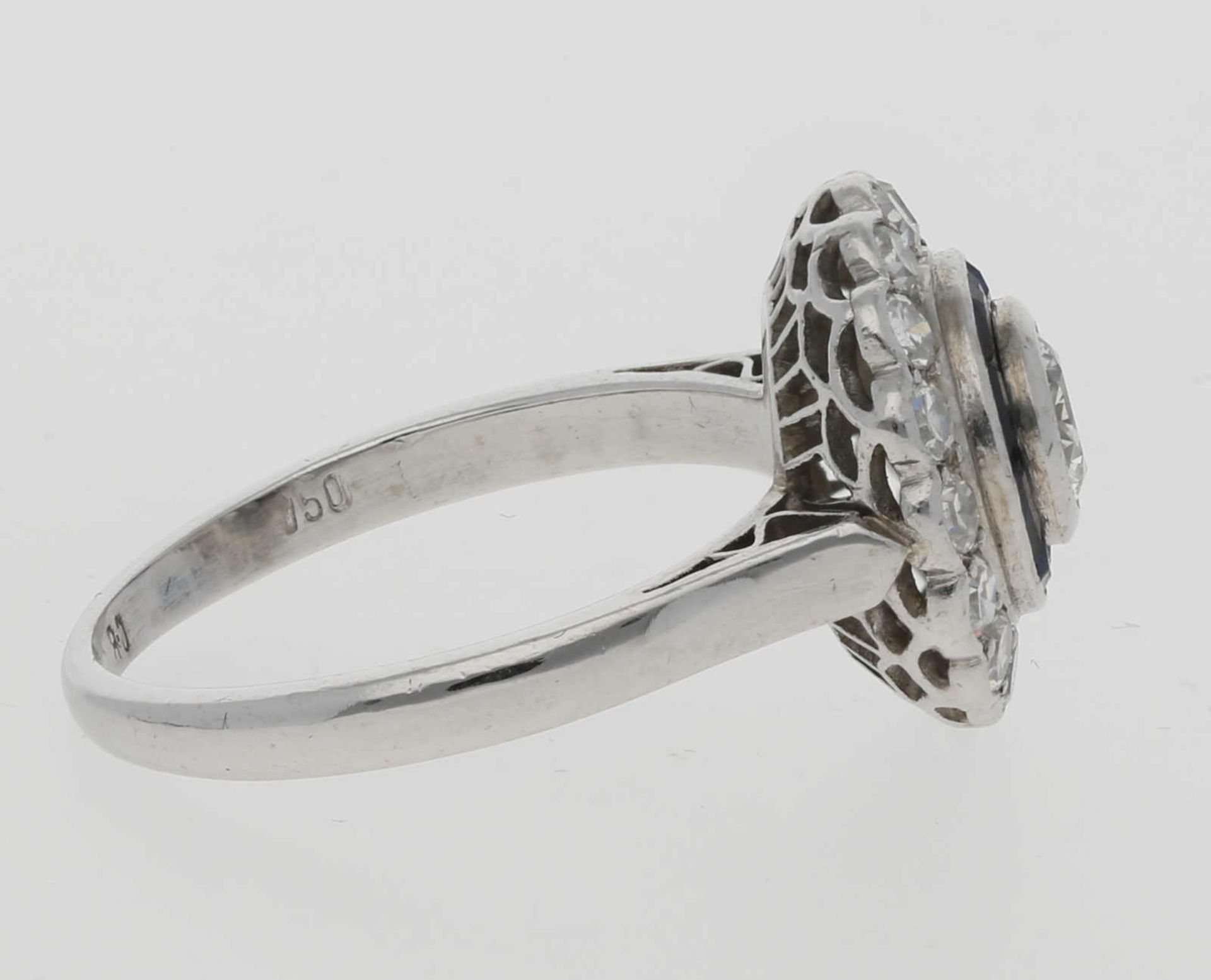 Saphir-Diamant-Ring Klassisch-eleganter Ring von ca. 1935 in Weissgold 18K, signiert C. Bucherer. - Bild 2 aus 3