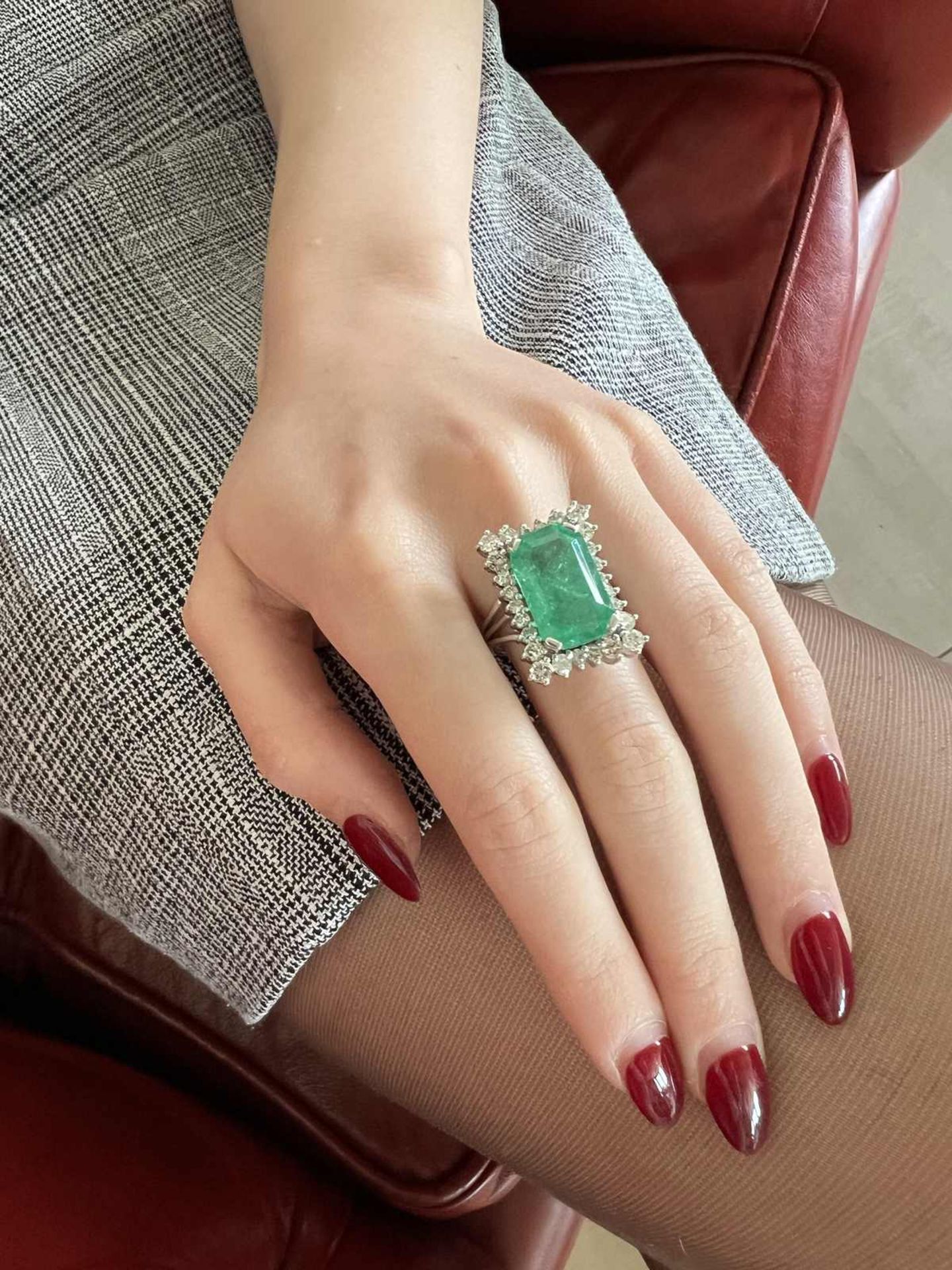 Smaragd-Brillant-Ring Cocktail-Ring in Platin 950 mit einem sehr schönen, kolumbianischen Smaragd - Bild 3 aus 3